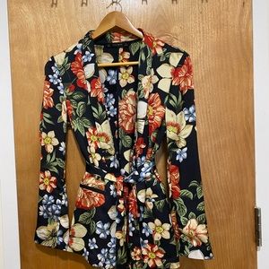 Zara floral blazer in small with flattering belt